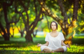 优直播-篮球运动员在赛季中的营养补充及体能恢复方案详尽解析